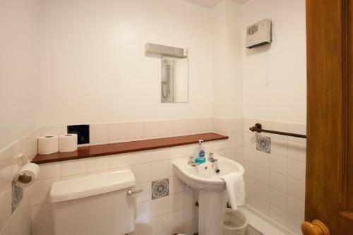 Photo of Bathroom in Corpach