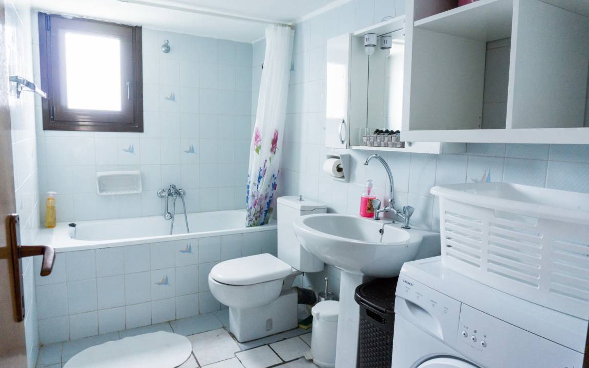 Photo of Bathroom in Pirgadikia
