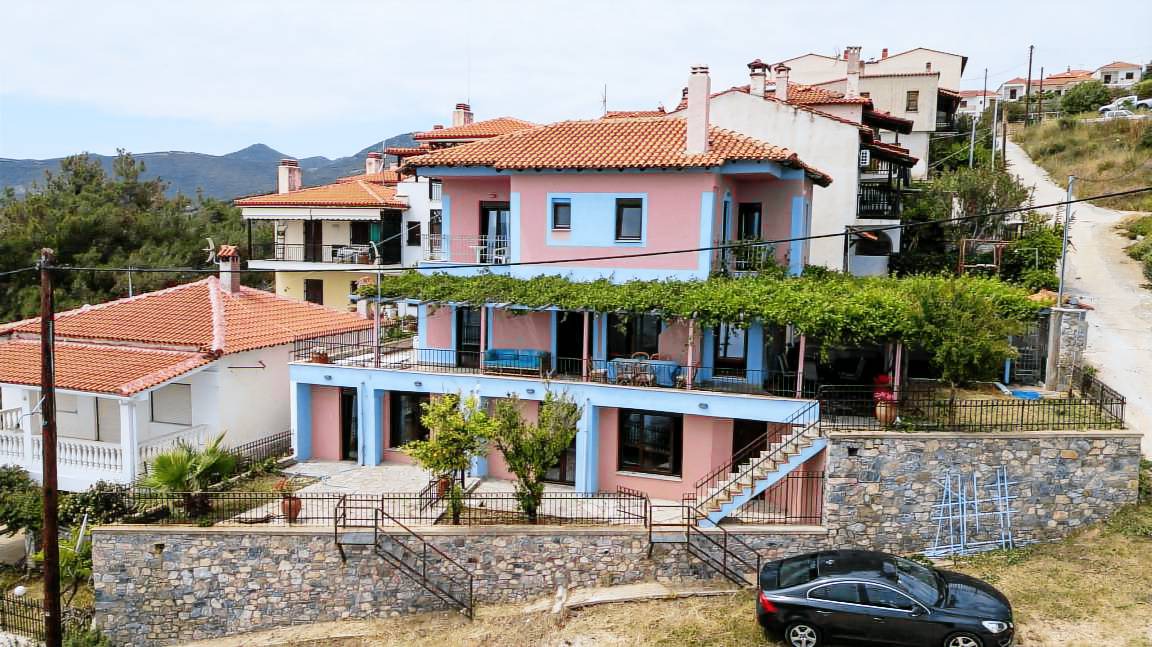 Photo of Buildings in Pirgadikia