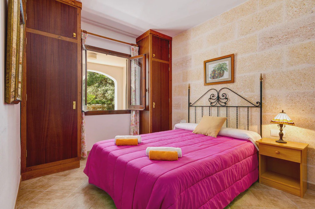 Photo of Bedroom in Cala Blanca