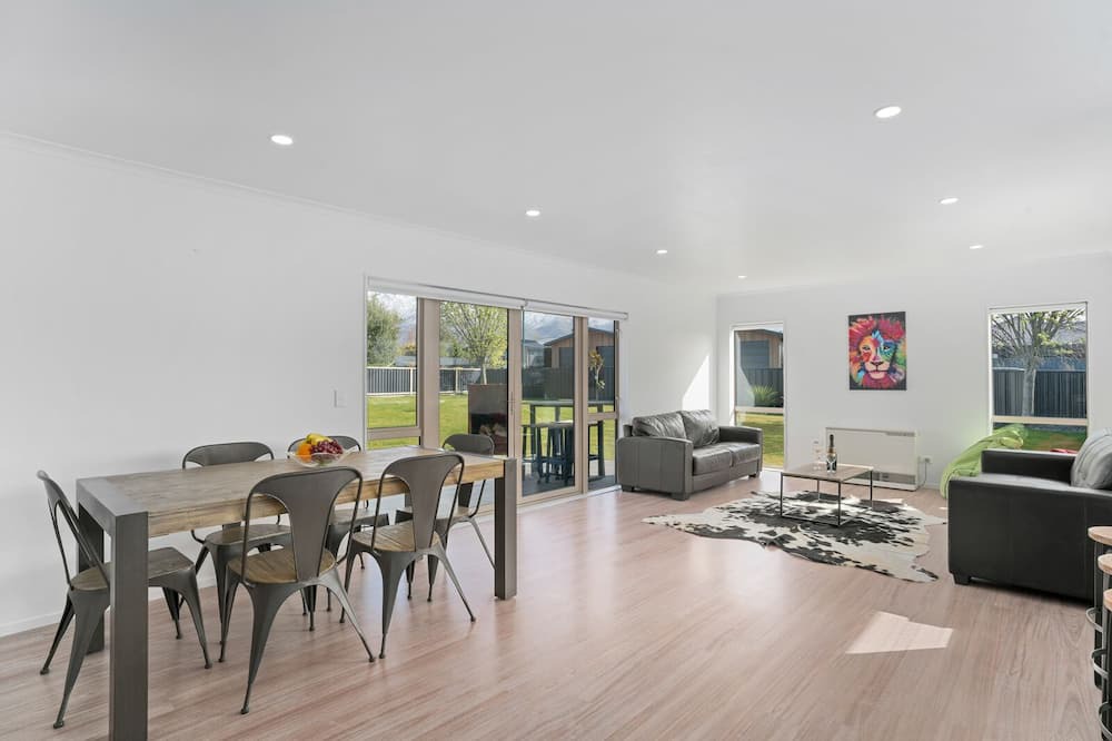 Photo of Livingroom in Cromwell
