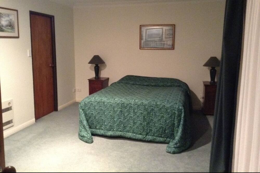 Photo of Bedroom in Tamaterau