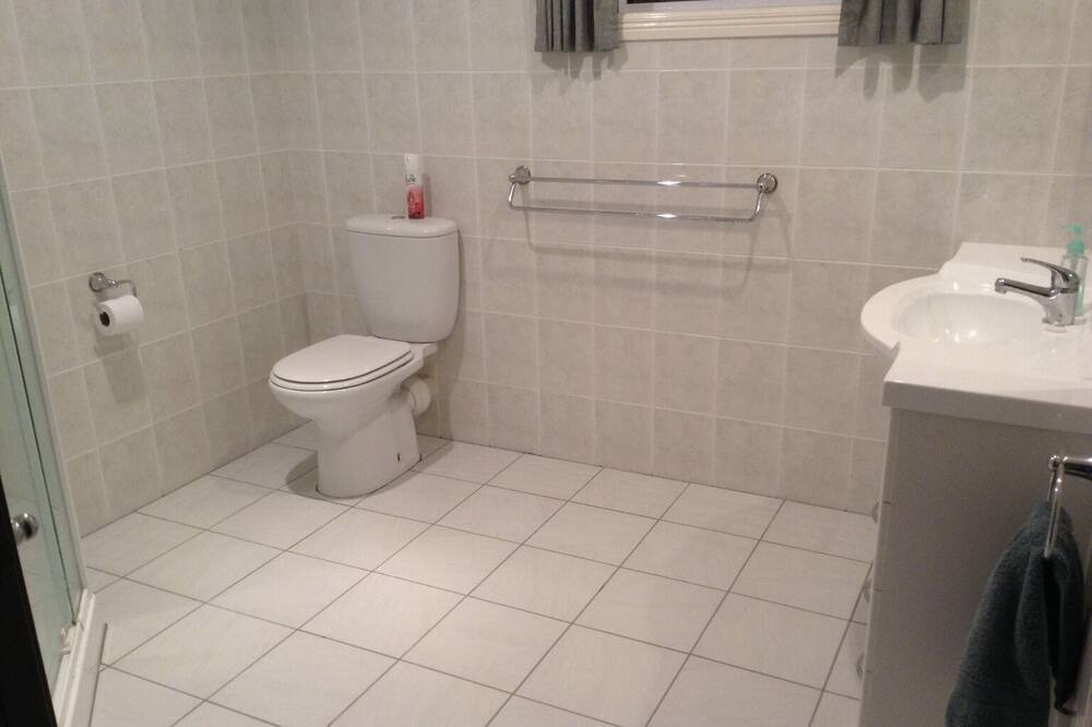 Photo of Bathroom in Tamaterau