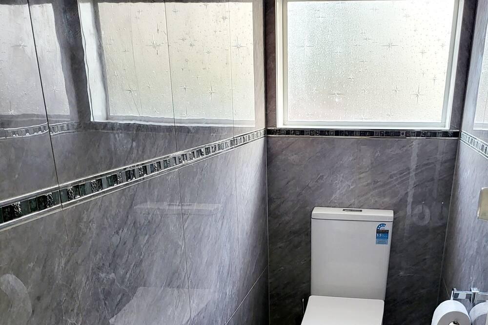 Photo of Bathroom in Huntly