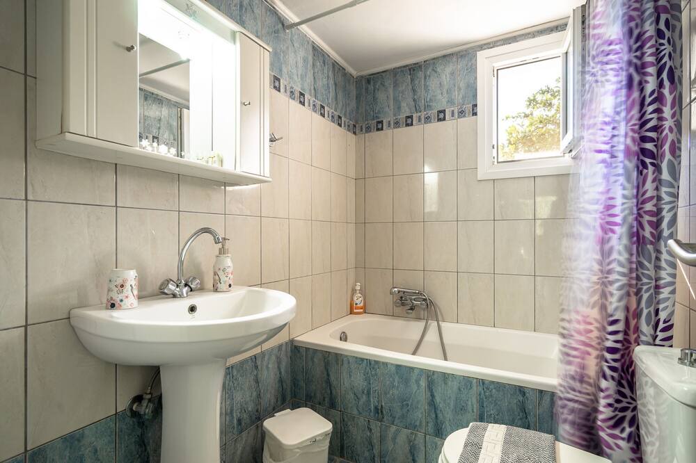 Photo of Bathroom in Mazarakata