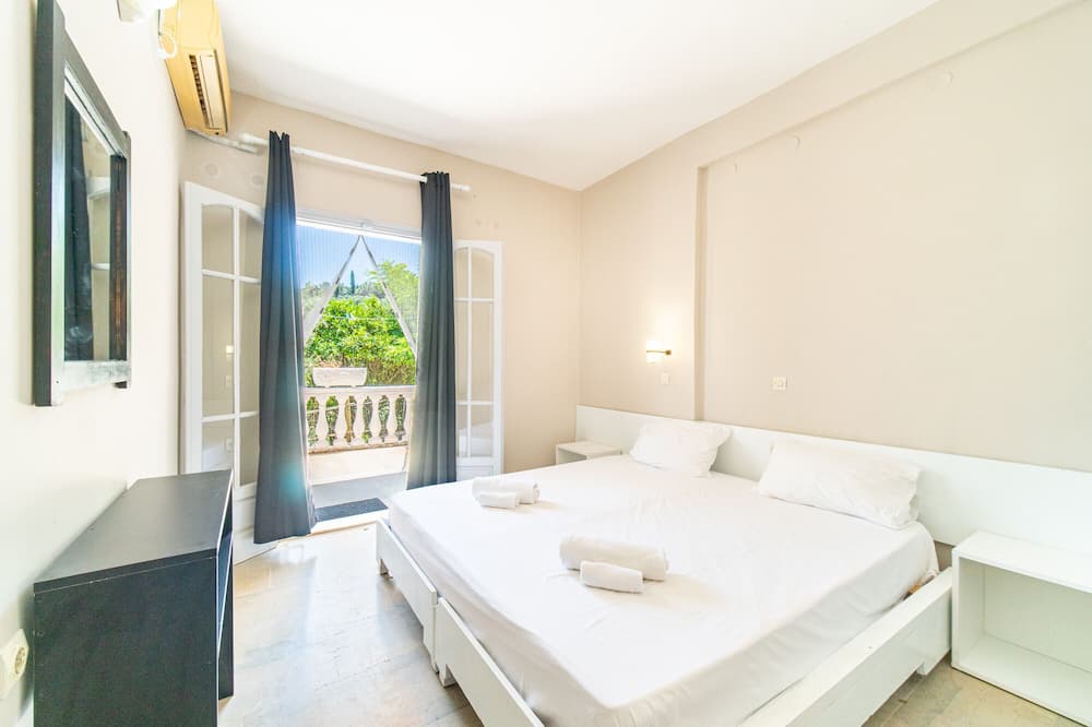 Photo of Bedroom in Gardenos