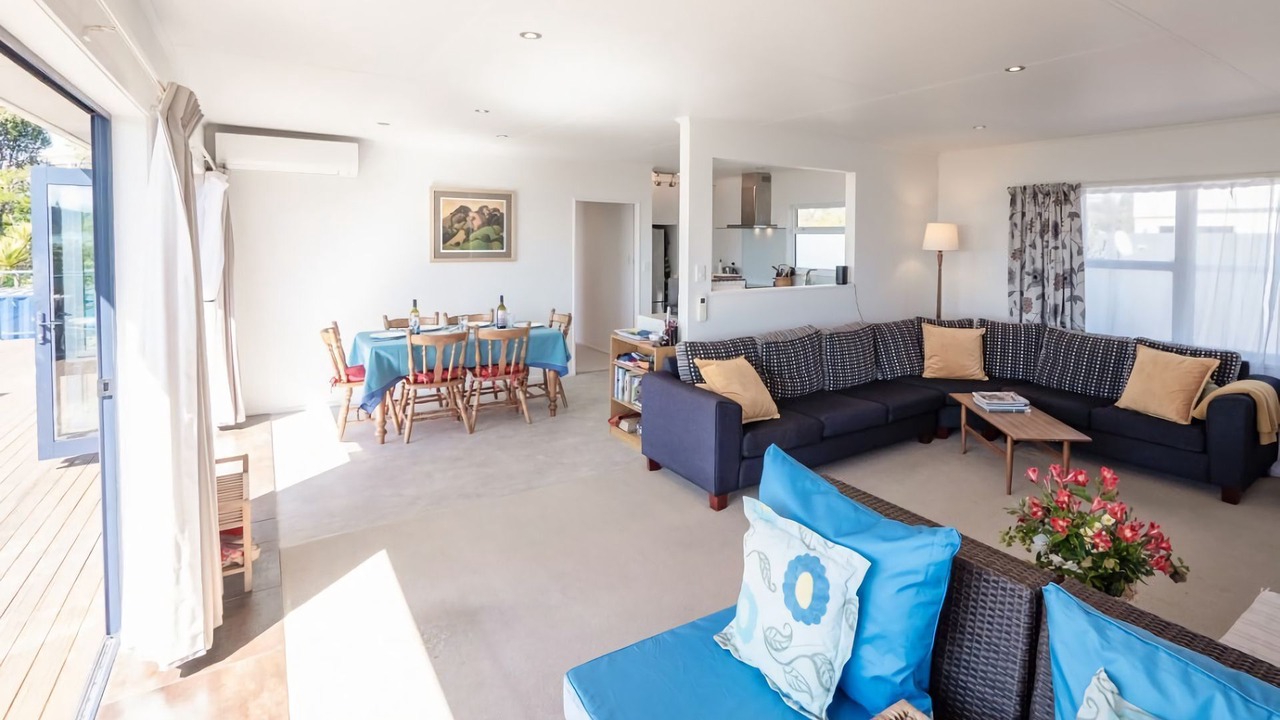 Photo of Livingroom in Ruby Bay
