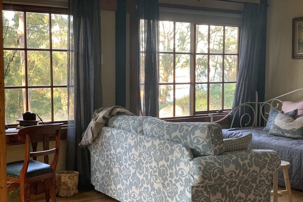 Photo of Livingroom in Abels Bay