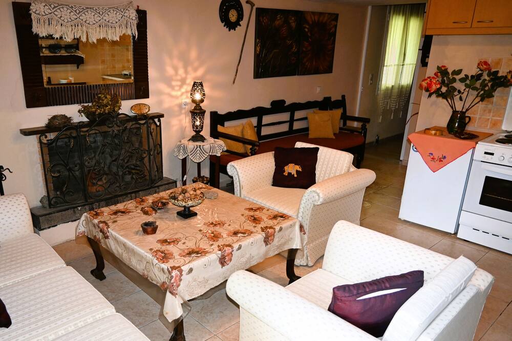 Photo of Livingroom in Kato Metochi