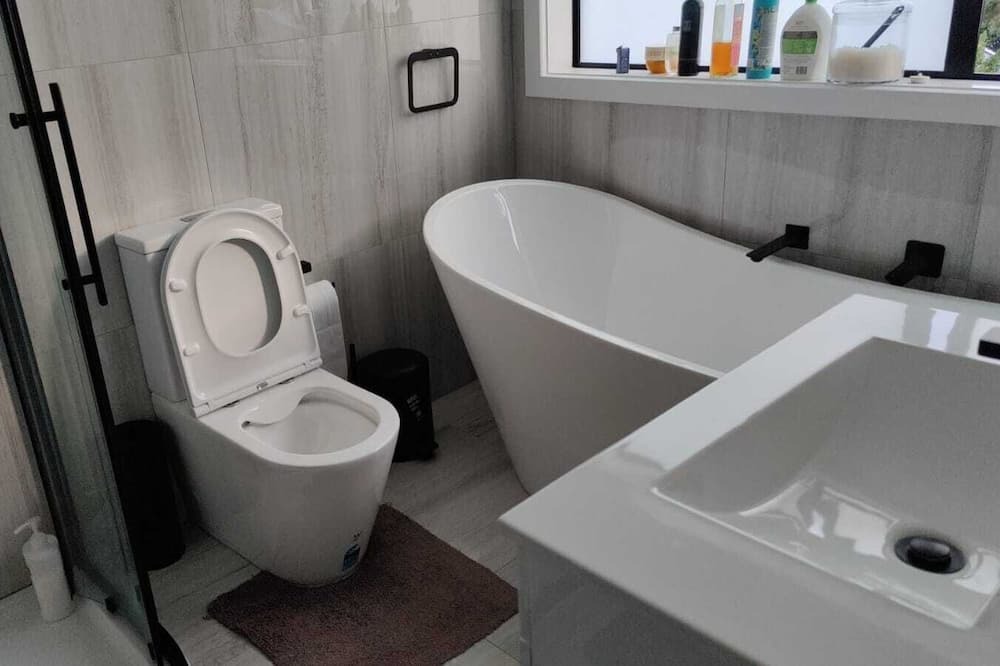Photo of Bathroom in Tawa