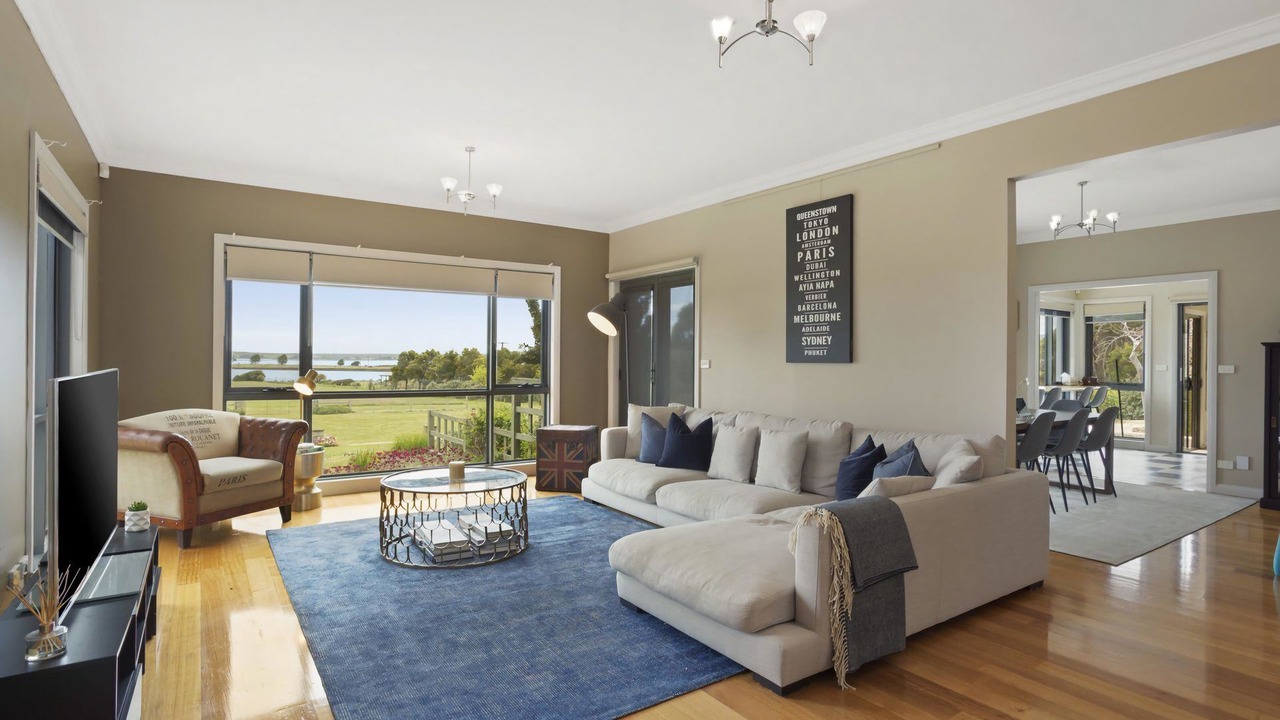 Photo of Livingroom in Clarence Point