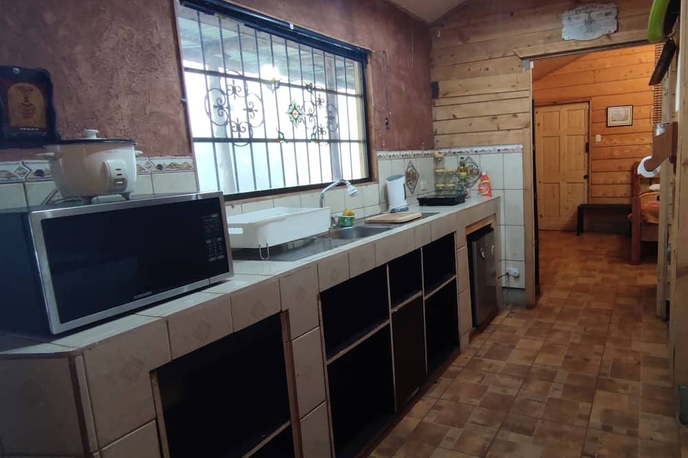 Photo of Kitchen in Roble