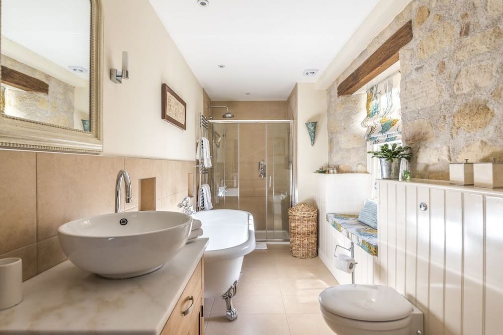 Photo of Bathroom in Dalkeith