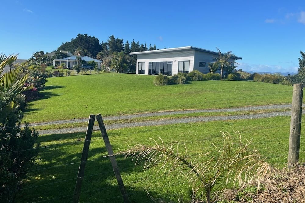 Photo of Outdoor in Cable Bay