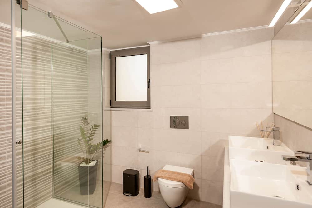 Photo of Bathroom in Perivolia