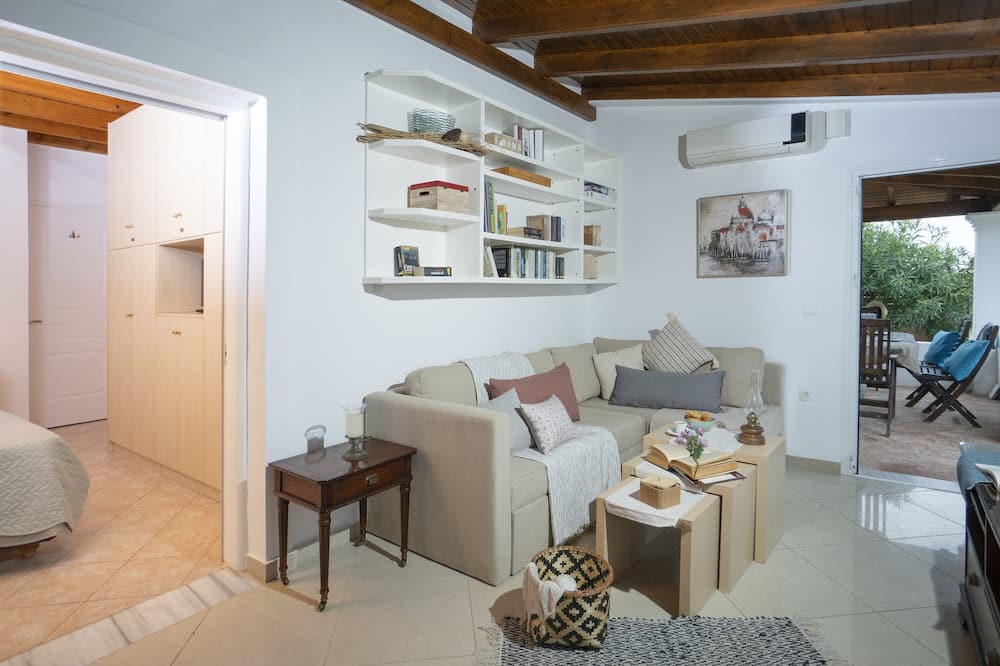 Photo of Livingroom in Magoulades