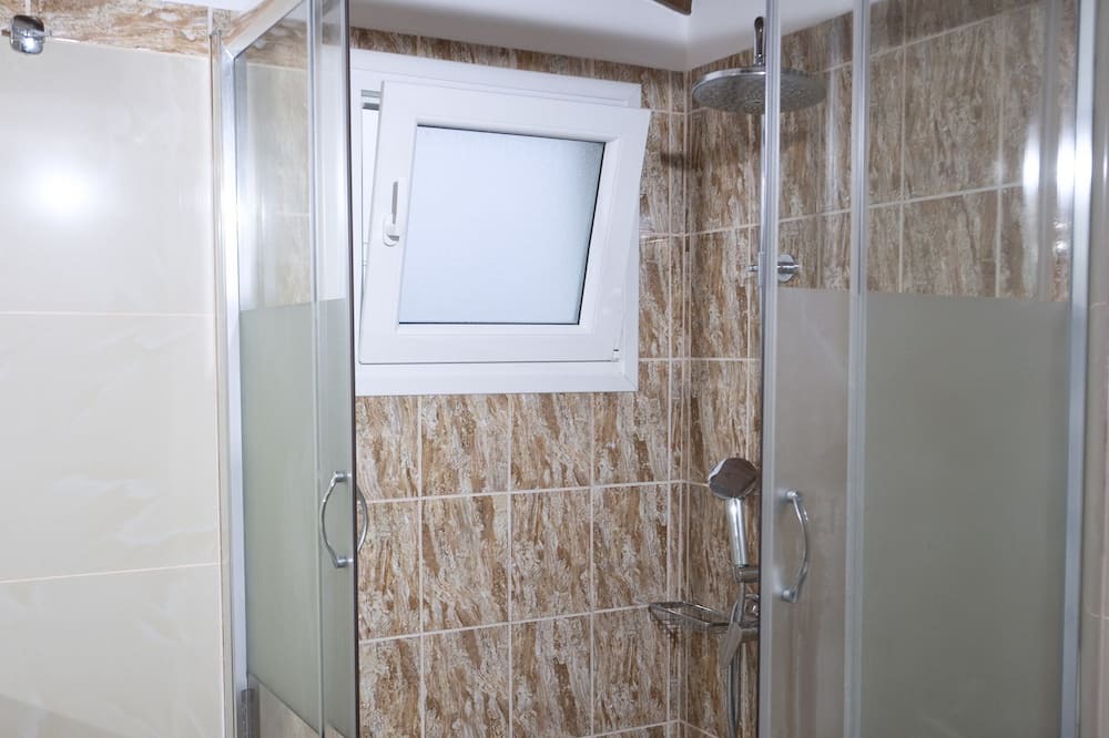 Photo of Bathroom in Magoulades