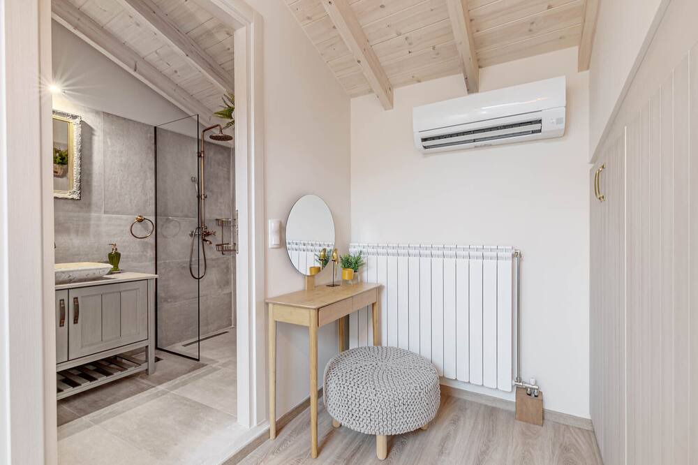 Photo of Bedroom in Doukades
