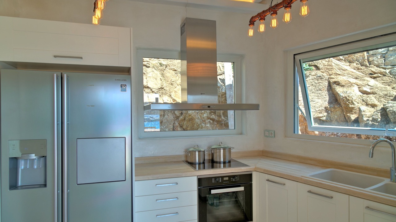 Photo of Kitchen in Platis Gialos