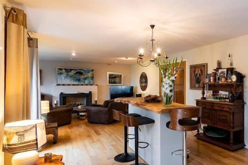 Photo of Others in Glasgow