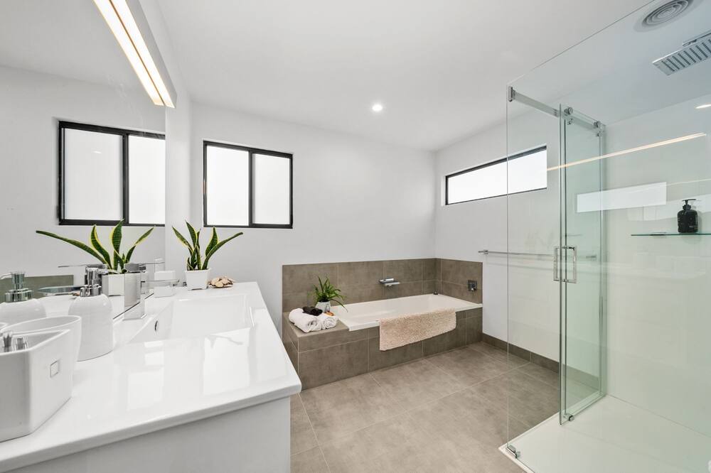 Photo of Bathroom in Lauderdale