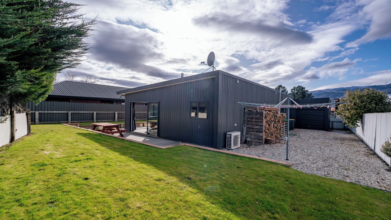 Photo of Outdoor in Lowburn