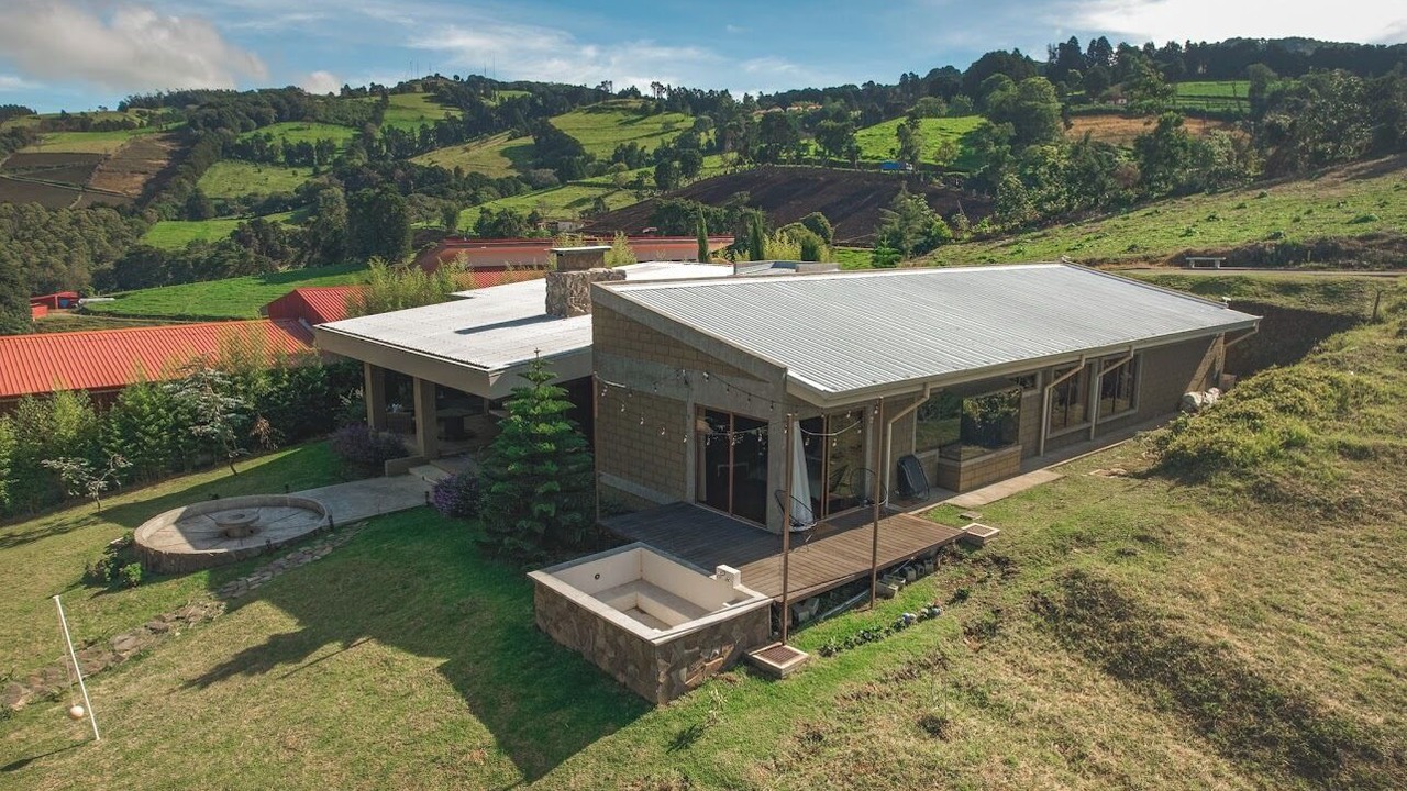 Photo of Outdoor in Alfaro Ruiz