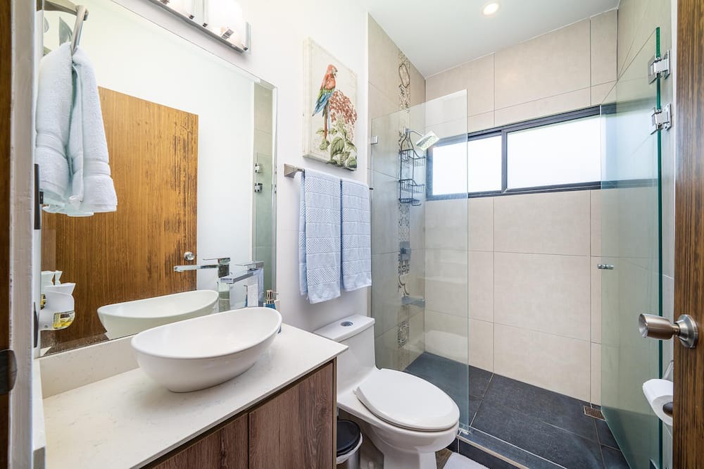 Photo of Bathroom in Stuart Hertz