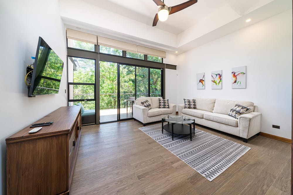 Photo of Patio Balcony in Stuart Hertz