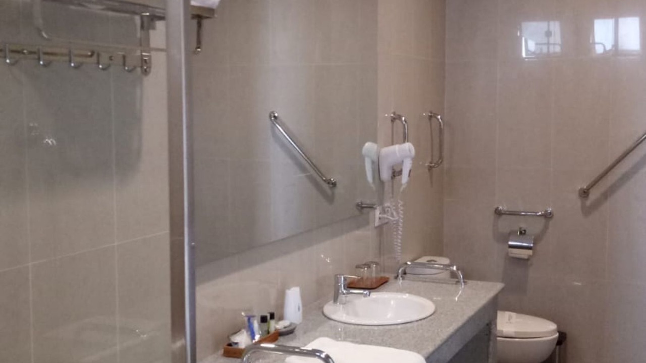 Photo of Bathroom in Tretes