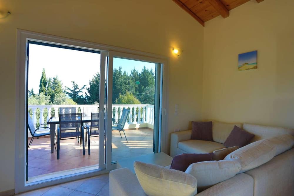 Photo of Livingroom in Astrakeri