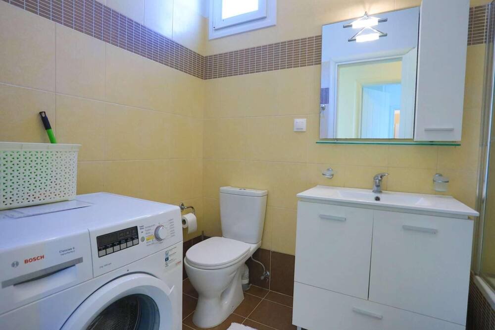 Photo of Bathroom in Astrakeri