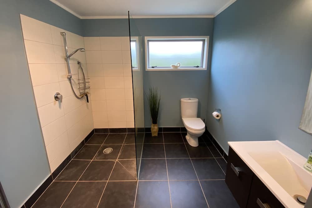 Photo of Bathroom in Lynmore