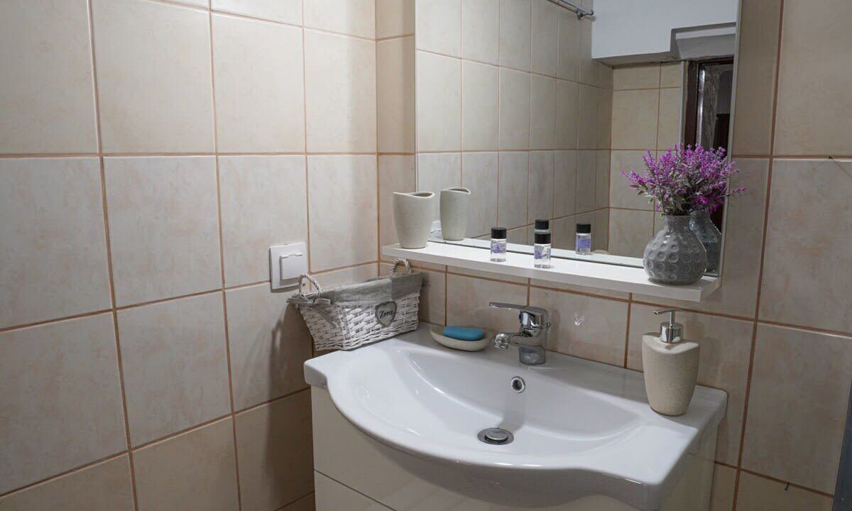 Photo of Bathroom in Marmaketon