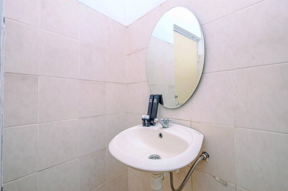 Photo of Bathroom in Caringin