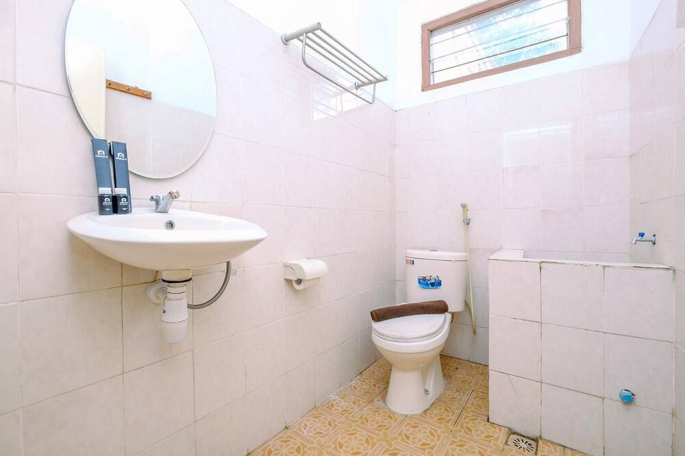 Photo of Bathroom in Caringin