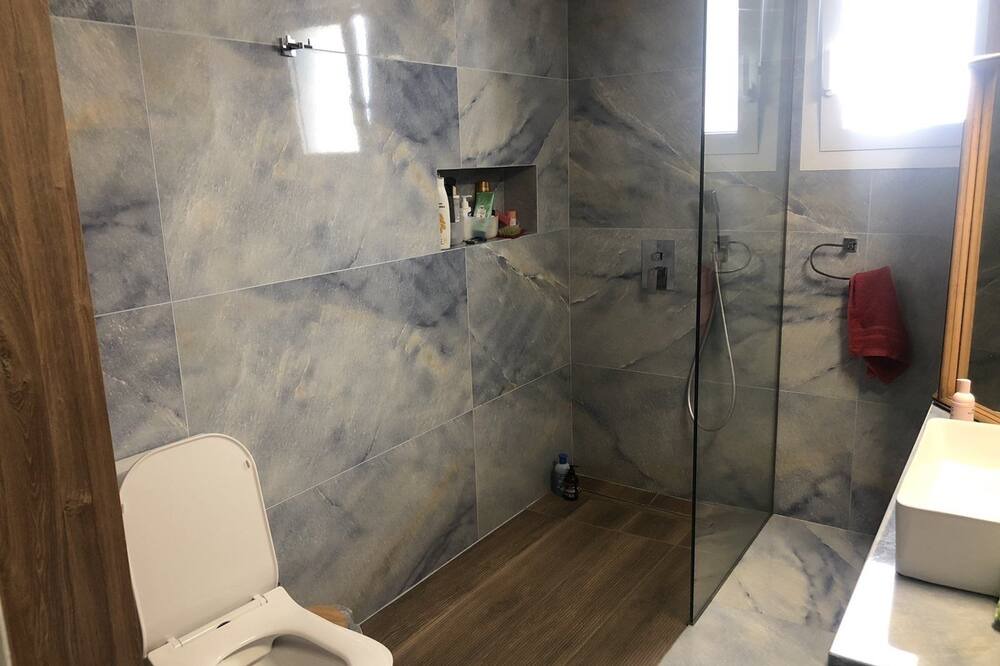 Photo of Bathroom in Anavyssos