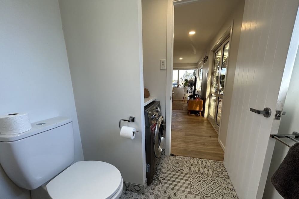 Photo of Bathroom in Ngunguru