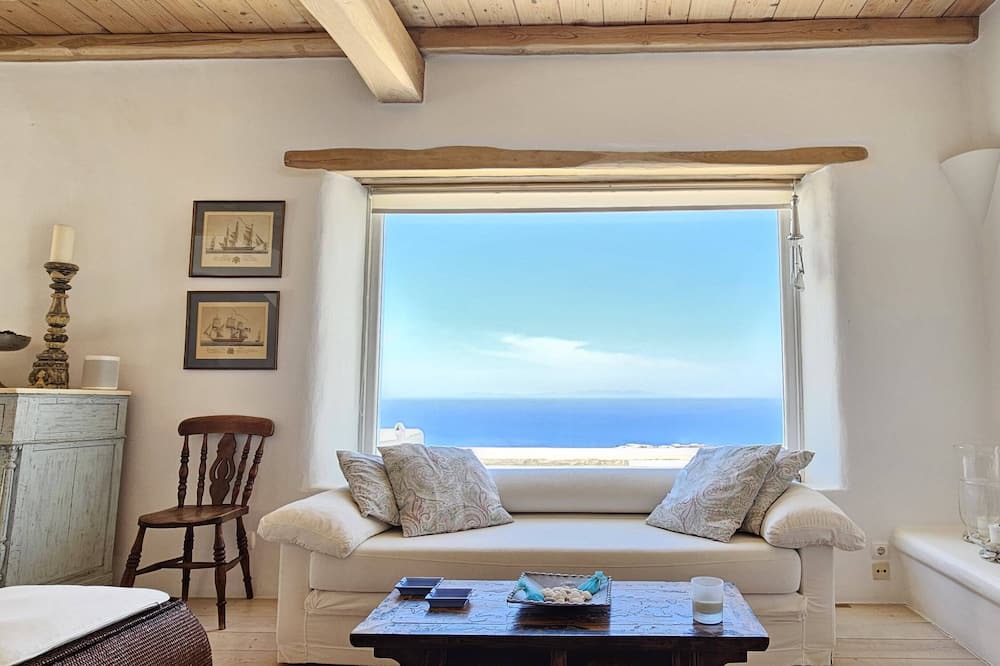 Photo of Livingroom in Agios Stefanos