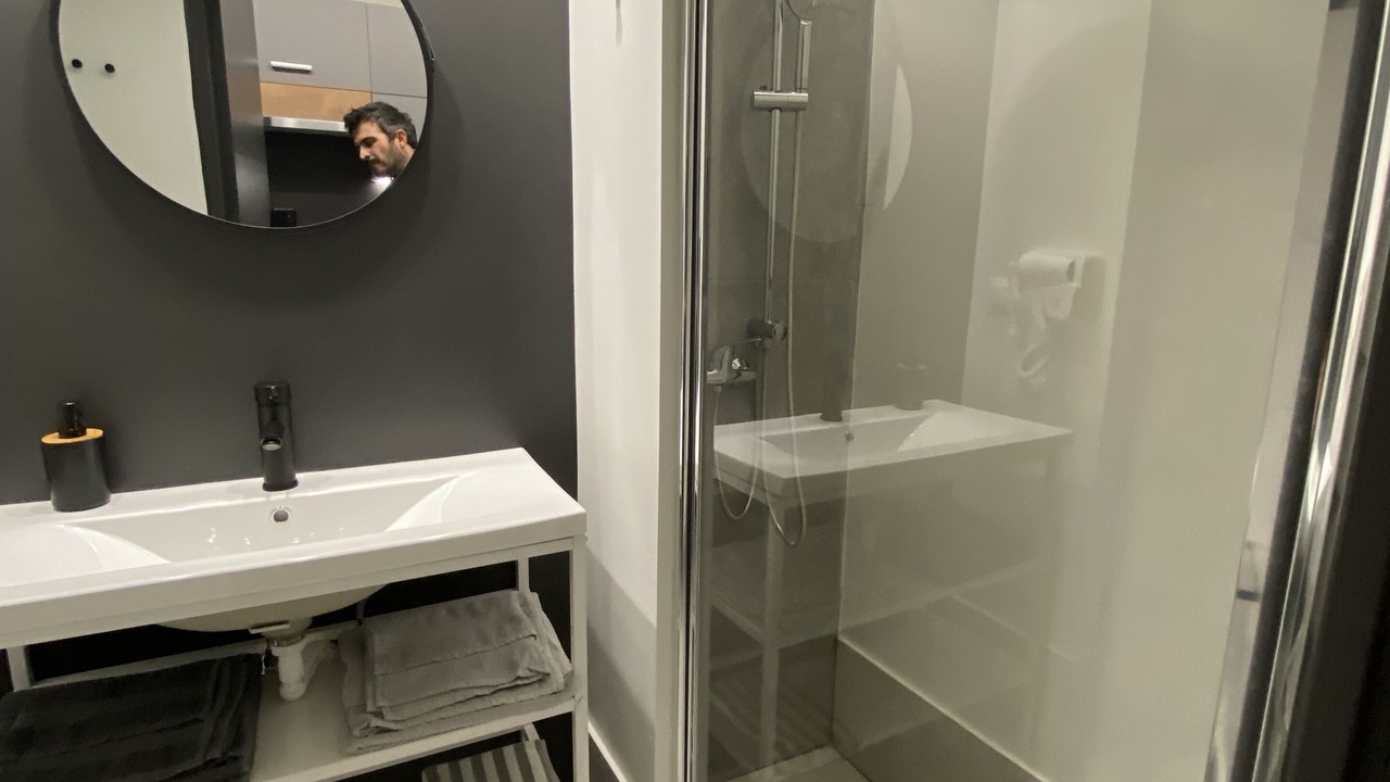 Photo of Bathroom in Vardaris