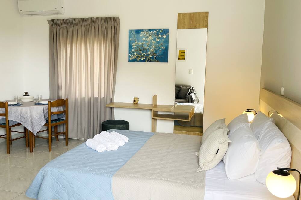 Photo of Bedroom in Sougia
