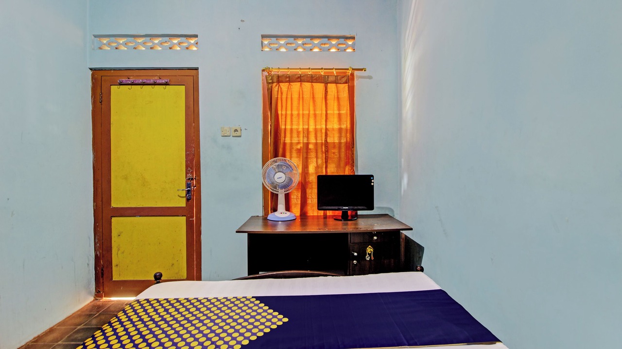 Photo of Bedroom in Hargomulyo