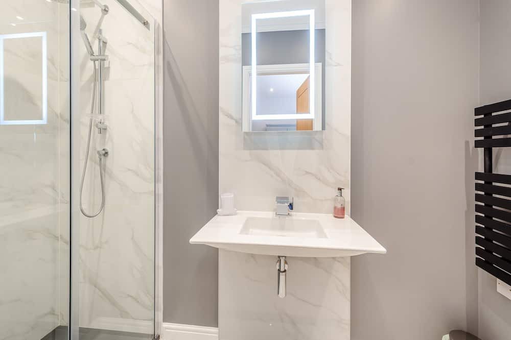 Photo of Bathroom in Lockerbie