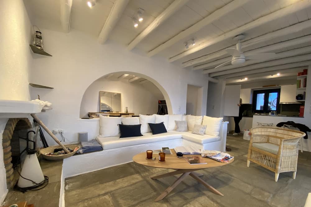 Photo of Livingroom in Batsi