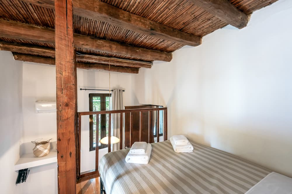 Photo of Bedroom in Megala Chorafia