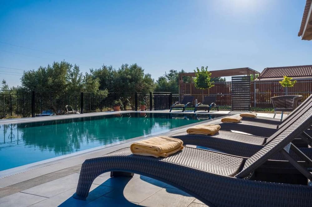 Photo of Outdoor in Thiramonas