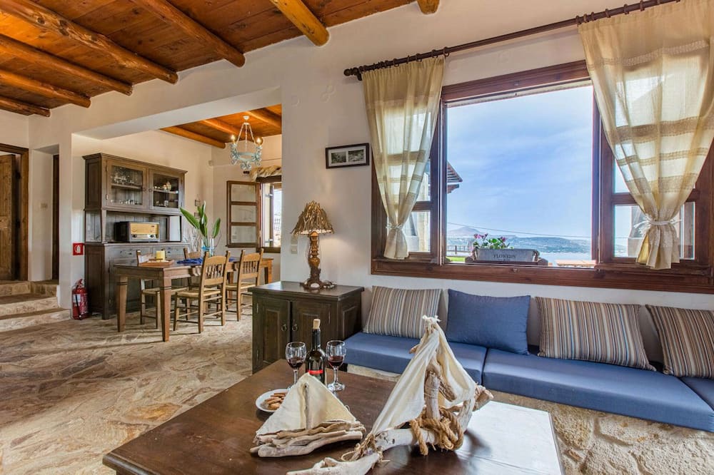 Photo of Livingroom in Megala Chorafia