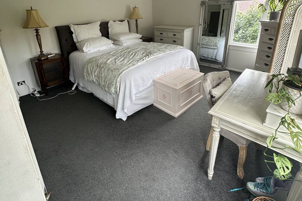 Photo of Bedroom in Helensville