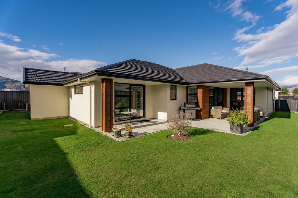Photo of Outdoor in Lowburn
