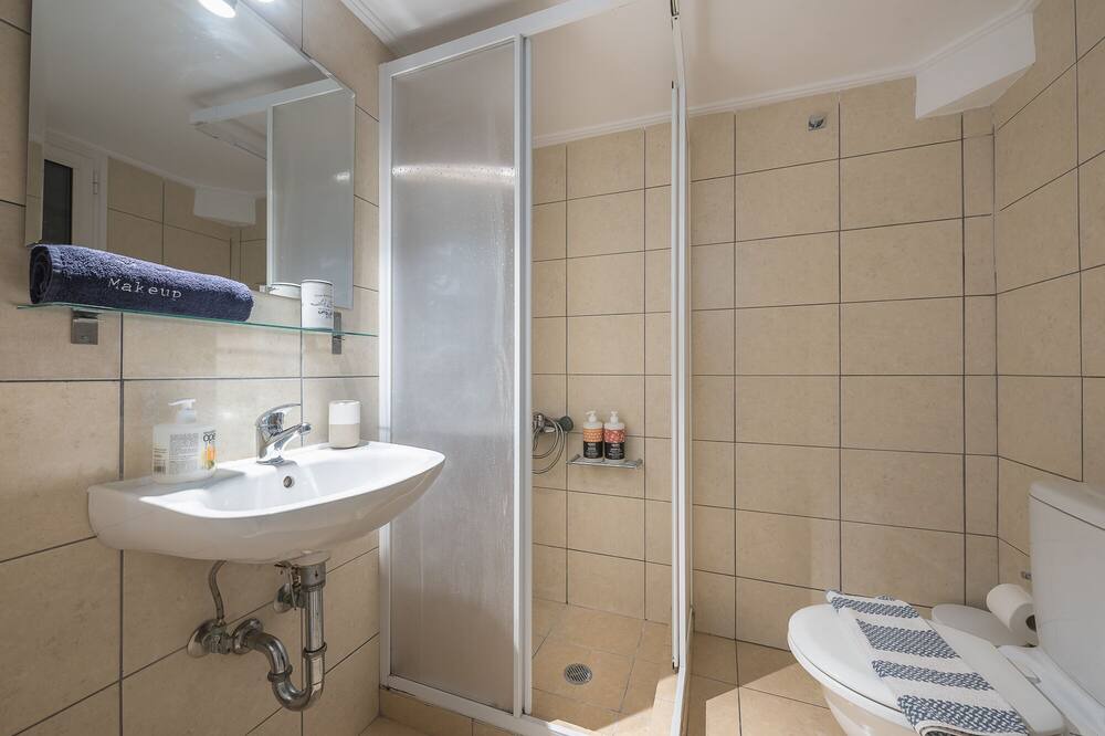 Photo of Bathroom in Koukaki